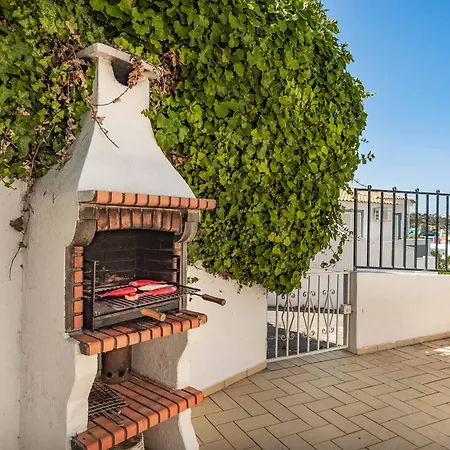 Jasmin Marina Αλμπουφέιρα